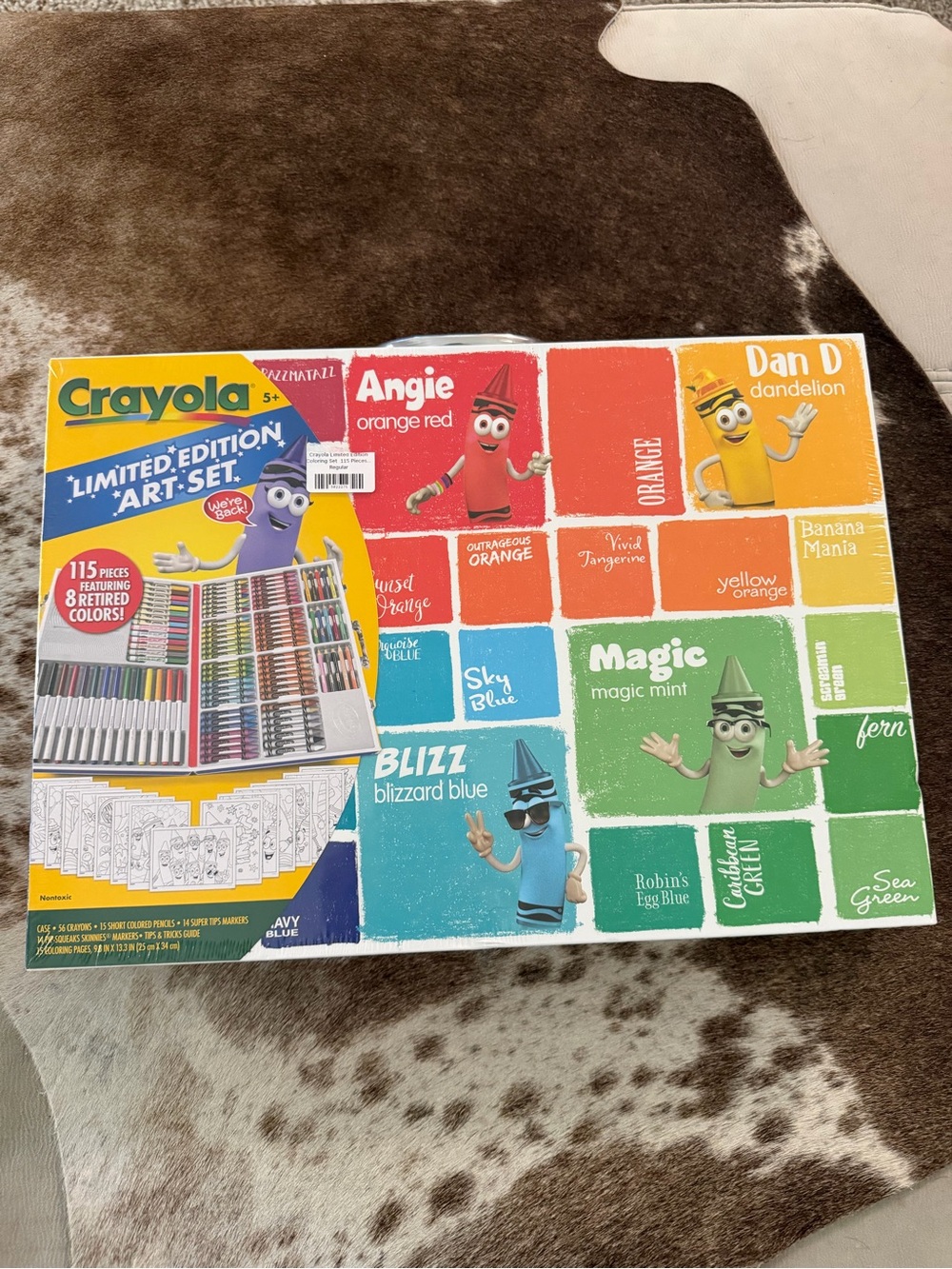 Crayola Limited Edition Art Set in carrying case. 115 pieces W/8 retired colors
